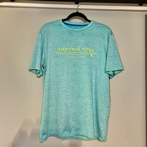 Vineyard Vines Surfboard Logo Harbor Performance T-Shirt Blue Size Small - Picture 1 of 6
